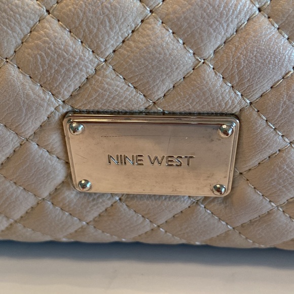 Nine West bag double handle satchel shoulder bag tan quilted look detail - Picture 2 of 16